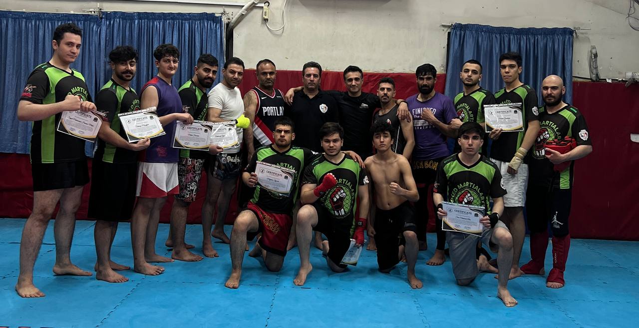 کلاسهای آخر سال 1402 کمپ MMA افرای با حضور مربیان و اسپانسر کمپ برگزار شد
